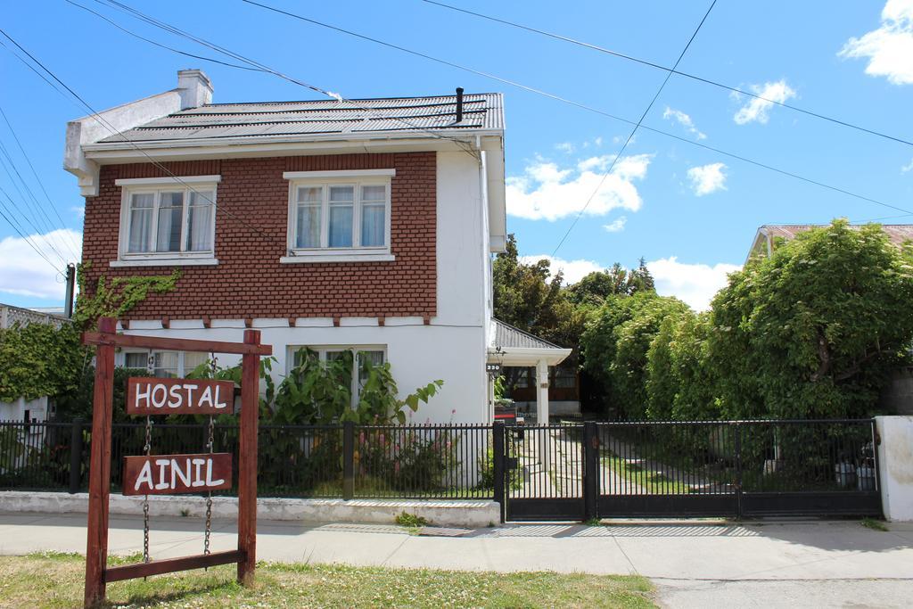 Hostal Y Cabanas Ainil ปุนตาอาเรนาส ภายนอก รูปภาพ