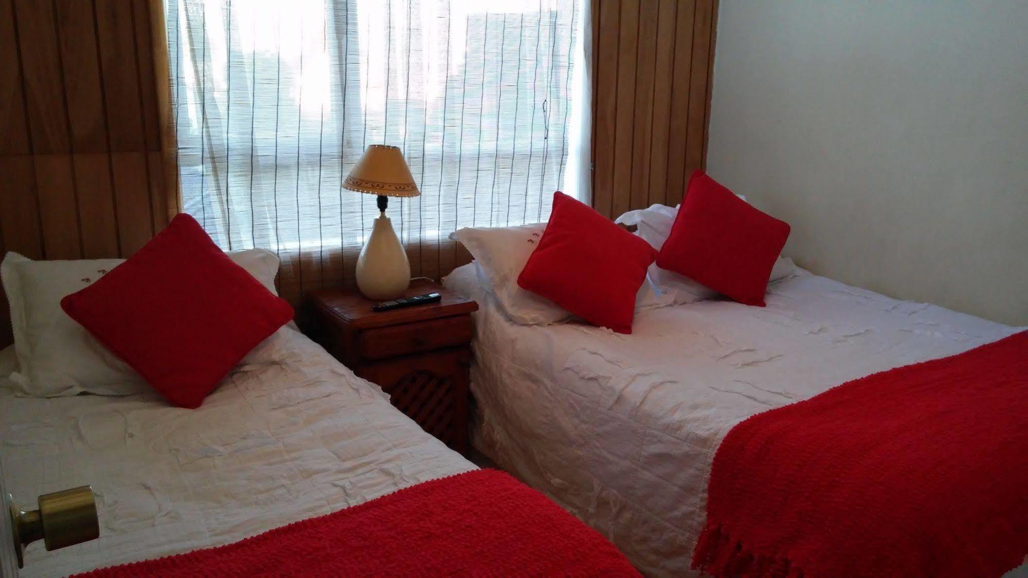 Hostal Y Cabanas Ainil ปุนตาอาเรนาส ภายนอก รูปภาพ