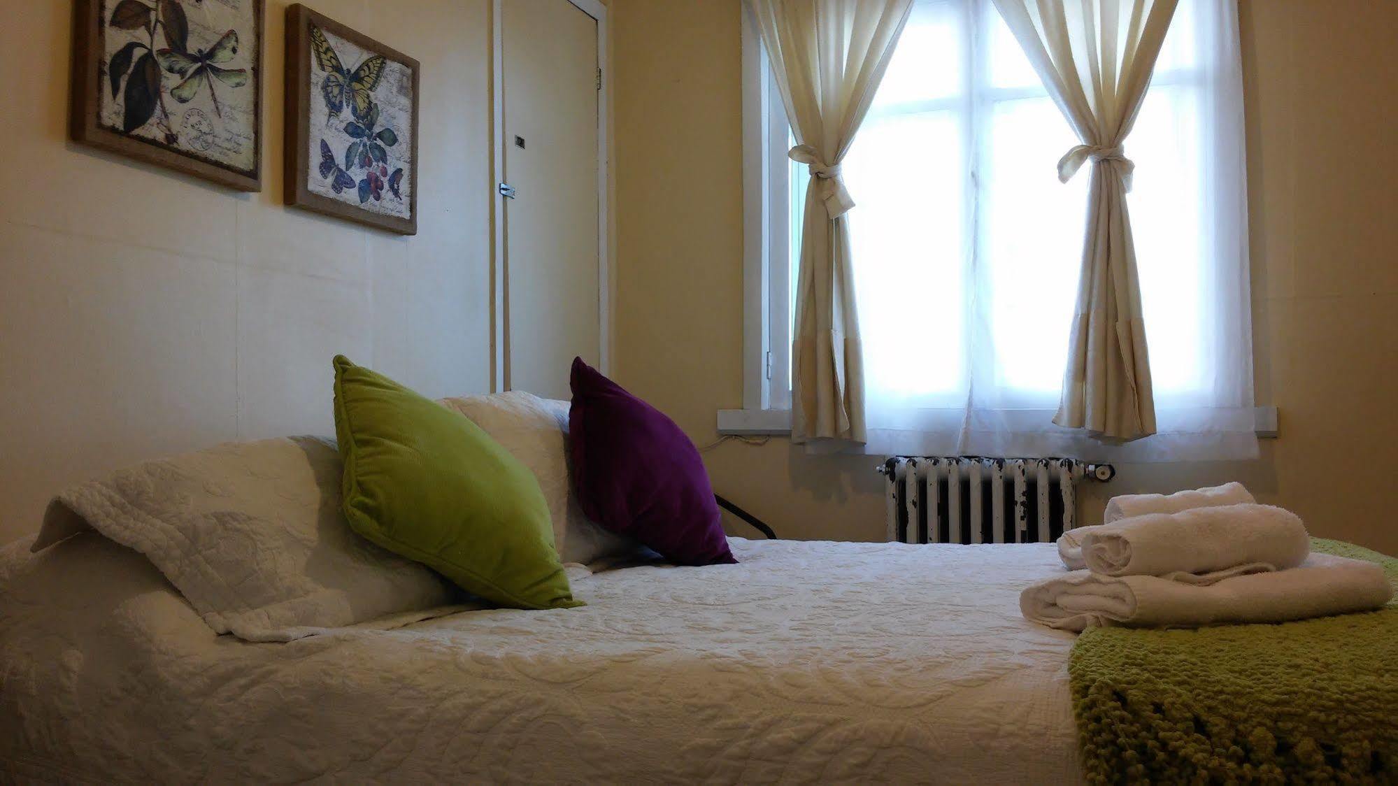 Hostal Y Cabanas Ainil ปุนตาอาเรนาส ภายนอก รูปภาพ