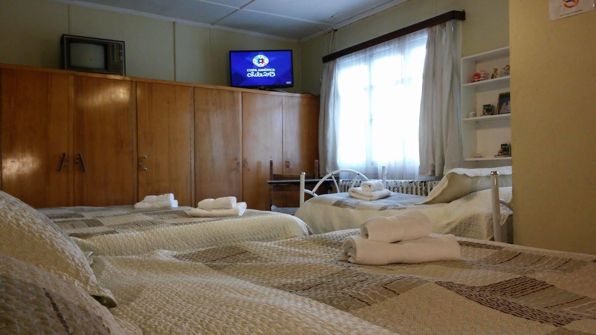 Hostal Y Cabanas Ainil ปุนตาอาเรนาส ภายนอก รูปภาพ