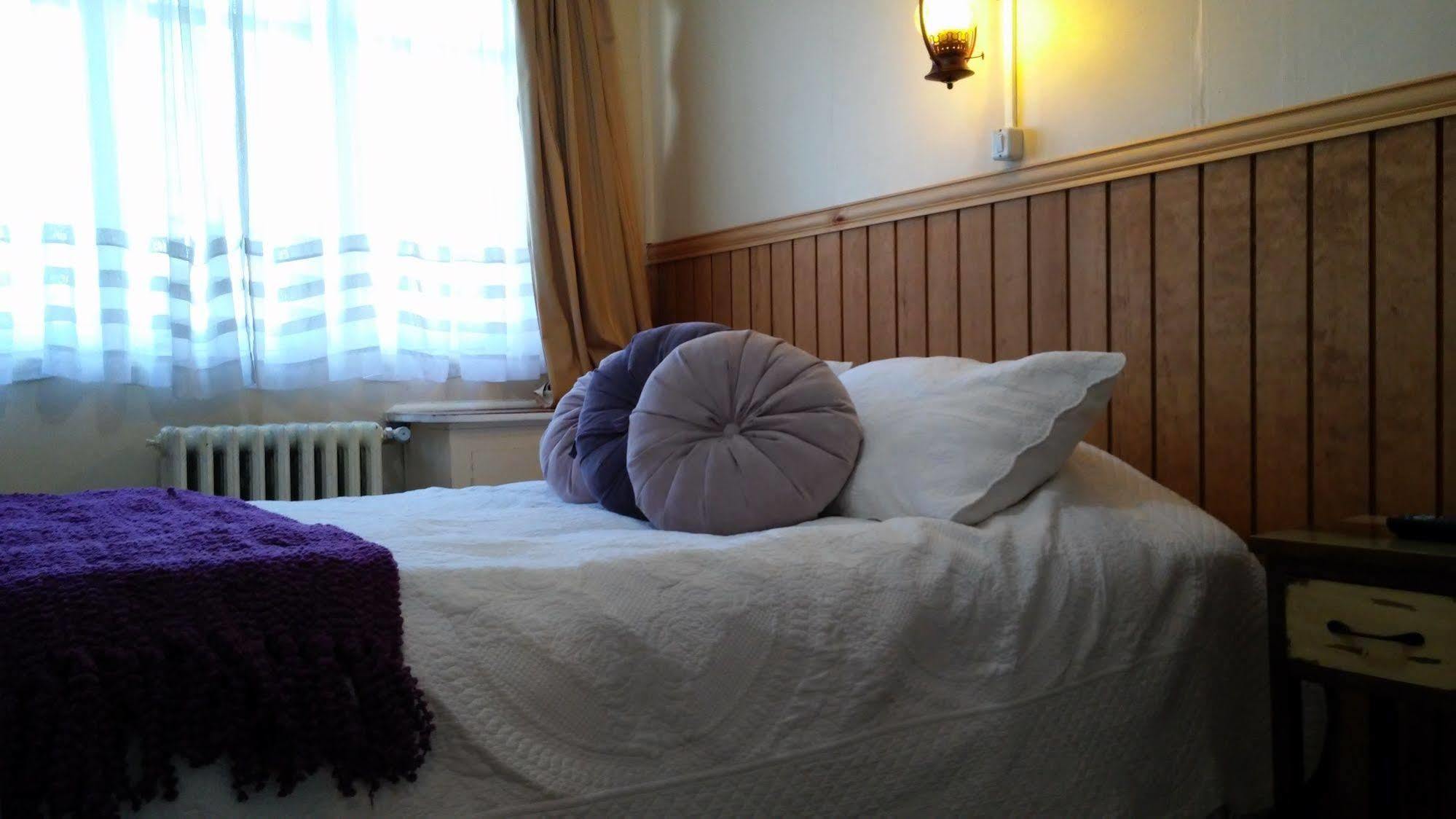 Hostal Y Cabanas Ainil ปุนตาอาเรนาส ภายนอก รูปภาพ