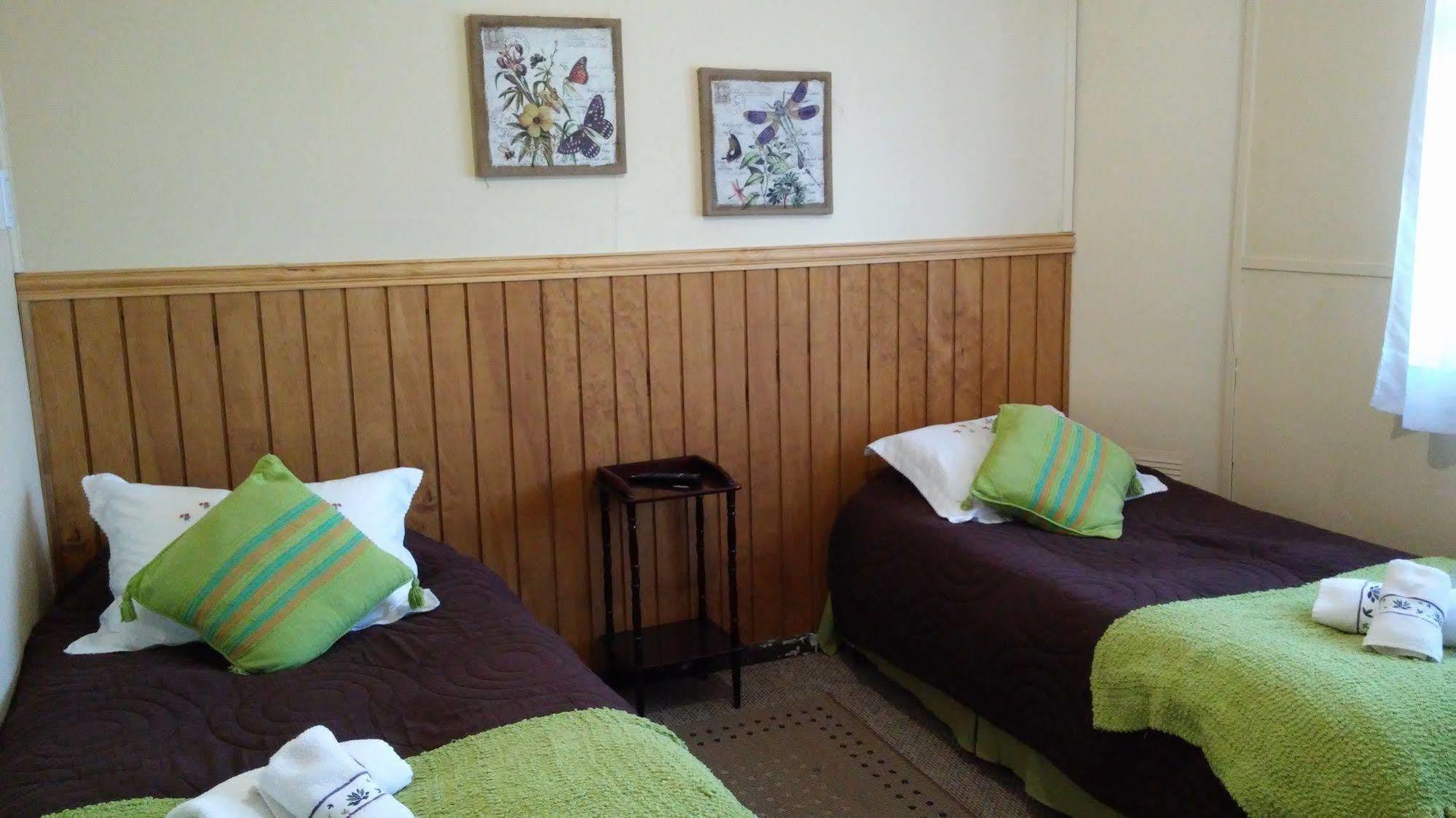 Hostal Y Cabanas Ainil ปุนตาอาเรนาส ภายนอก รูปภาพ