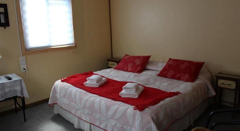 Hostal Y Cabanas Ainil ปุนตาอาเรนาส ภายนอก รูปภาพ