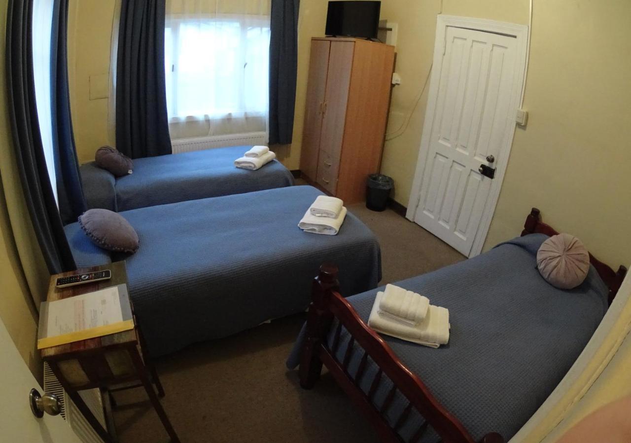 Hostal Y Cabanas Ainil ปุนตาอาเรนาส ภายนอก รูปภาพ